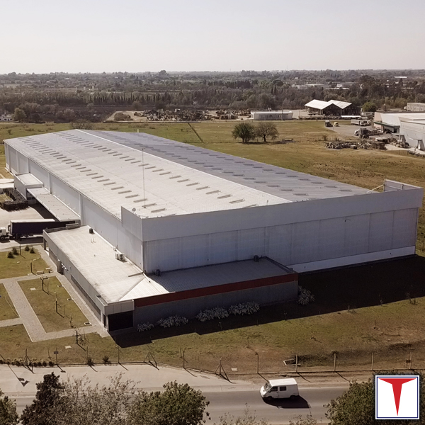 Titan, construcción de nave para logística y depósito.