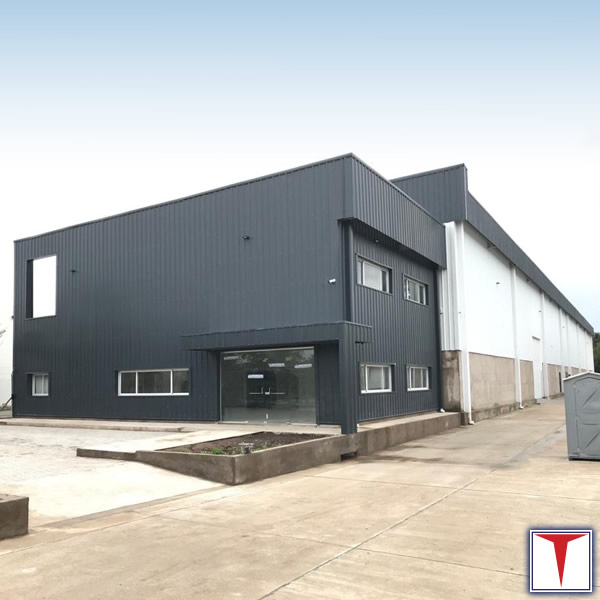 Titan, construcción de nave para logística y depósito.