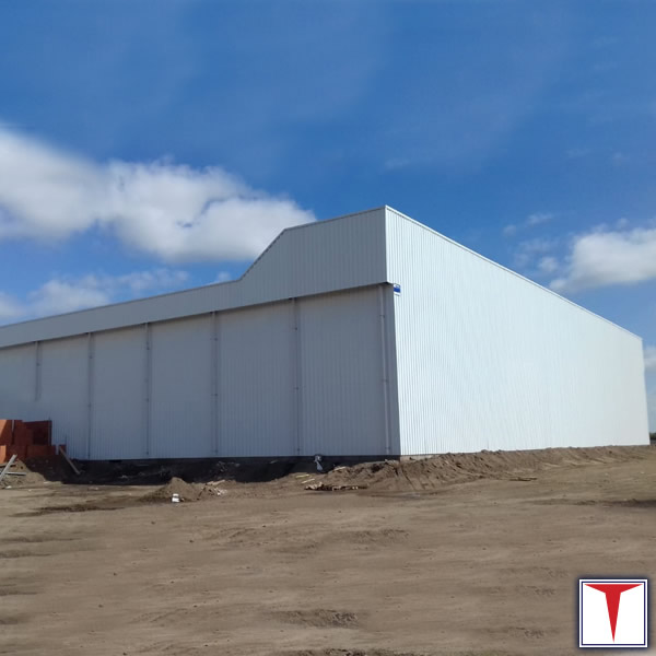 Titan, construcción de nave para logística y depósito.